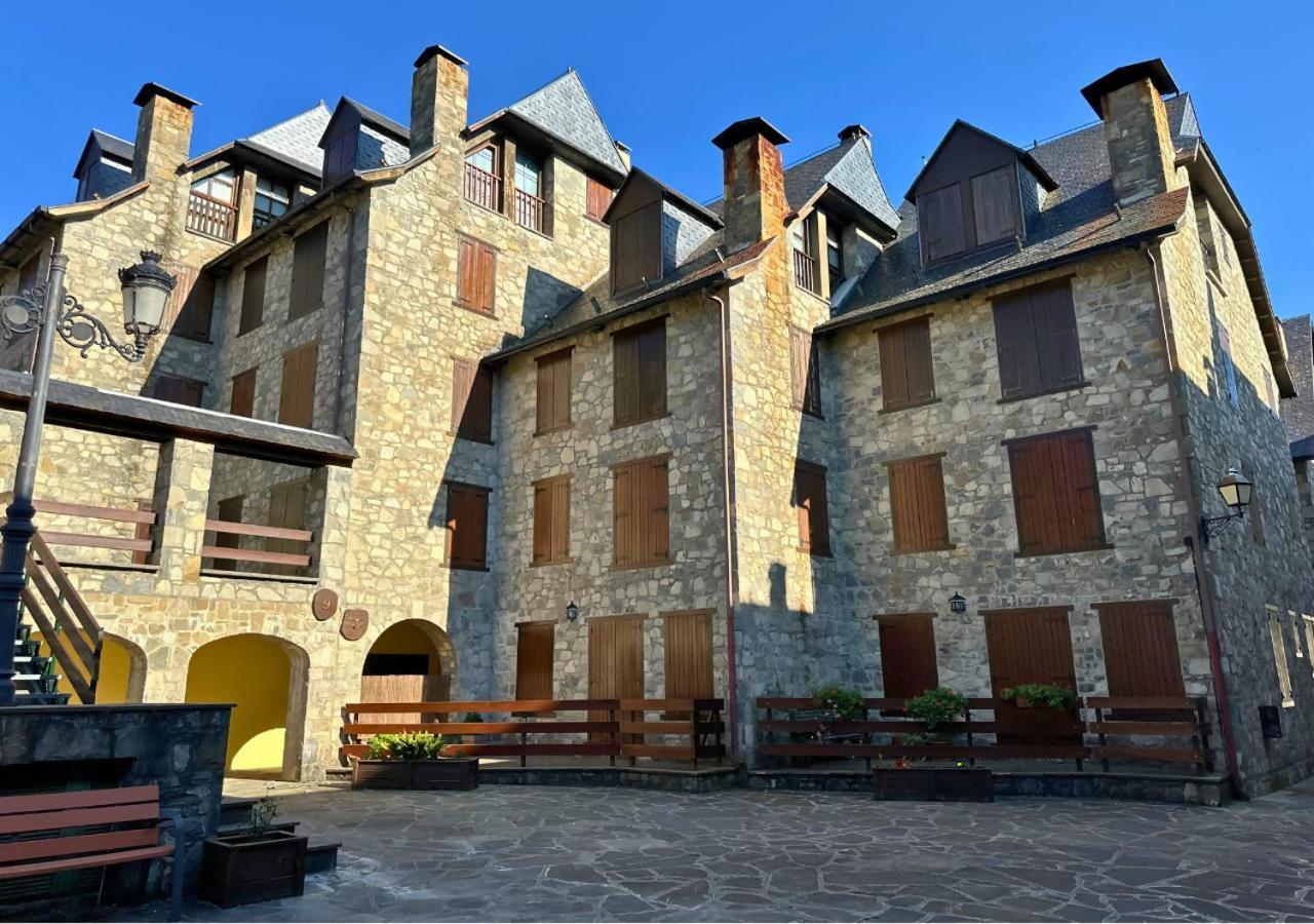 Caldares Exclusivo Atico En El Pueyo De Jaca Apartment Panticosa Exterior photo